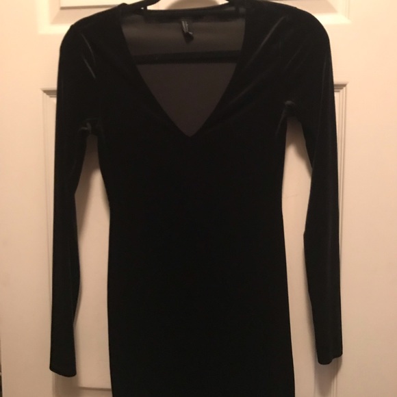 Black dress - Picture 1 of 1